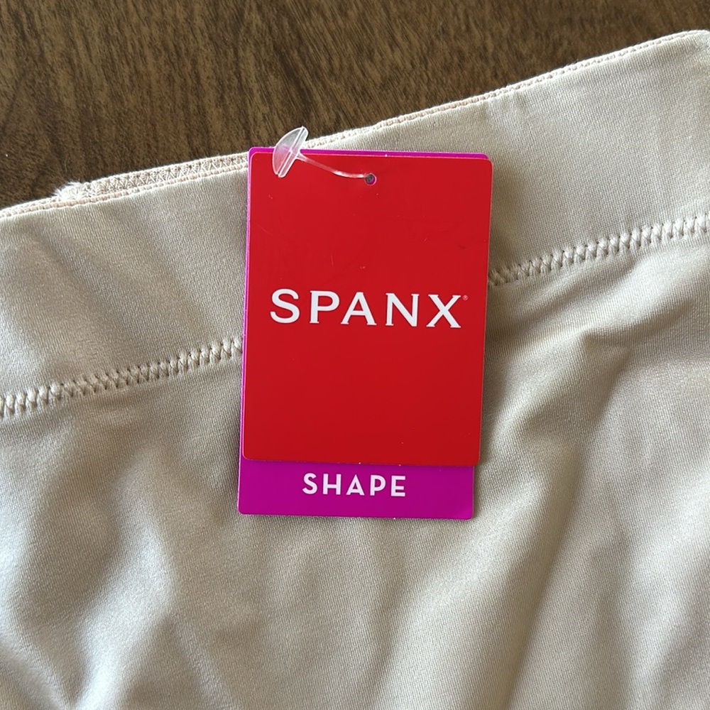 SPANX SHAPE MEDIUM NWT - Picture 4 of 5